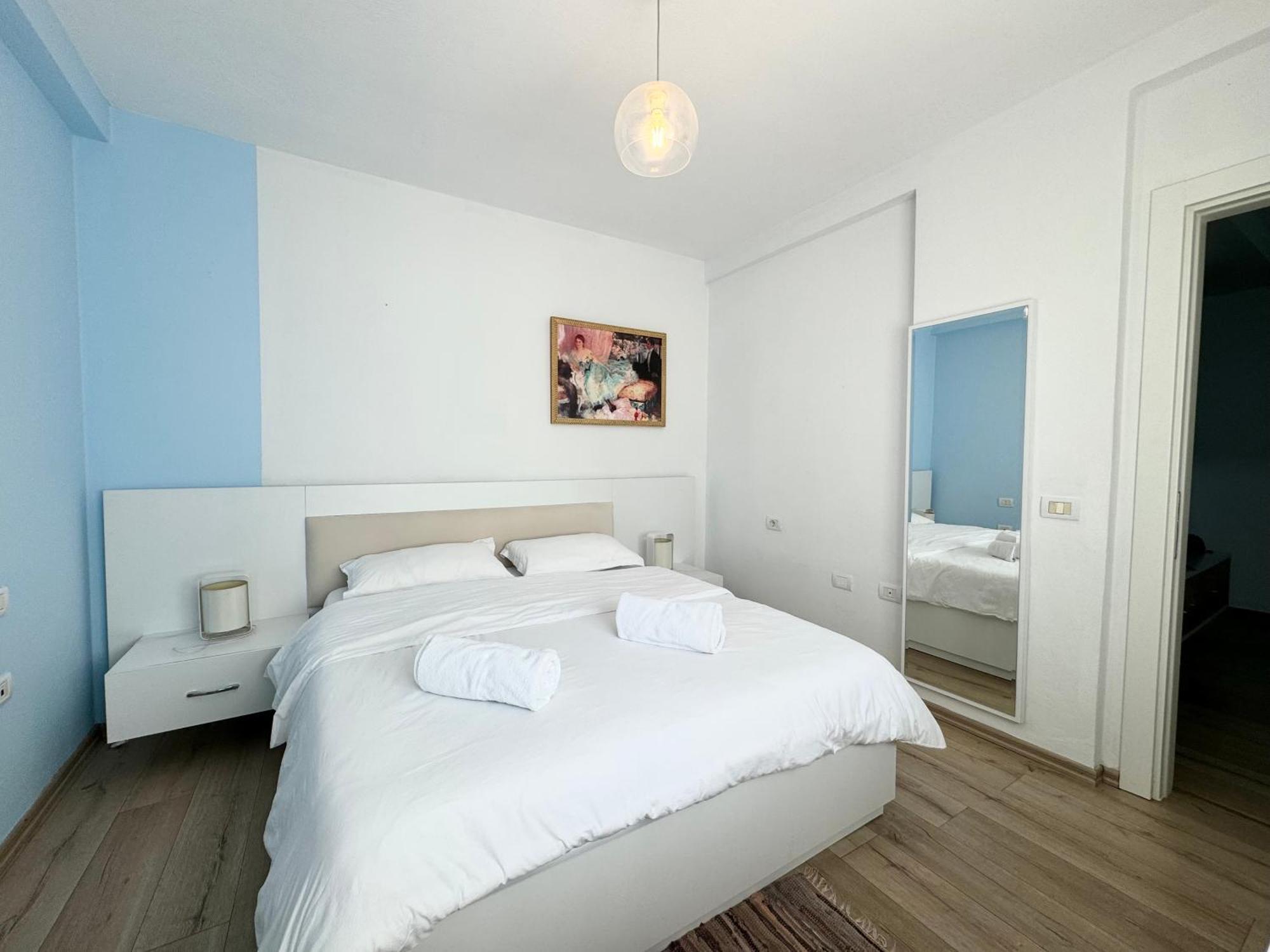 Apartment In The New Bazaar Of Tirana - Hana Blu 外观 照片